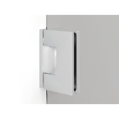 Svedbergs 180° beslag i krom monteret mellem glasflader, med rektangulære plader og synlig hængseldel.