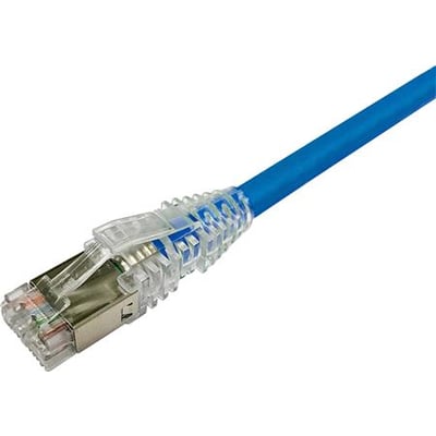 CommScope patchkabel KAT6A S/FTP LSZH i blå farve med 2,25 meters længde og transparent RJ45-stik.