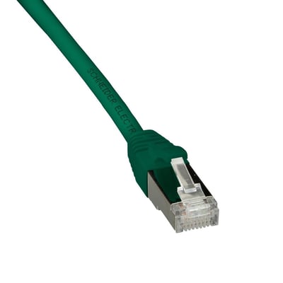 Detaljeret billede af RJ45-stikket på et Lauritz Knudsen Kat.6A S/FTP patchkabel med grøn LSZH-kappe og metalkappe.