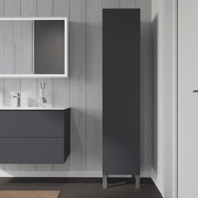 Duravit LC højskab i mørkegrå med én låge, vist i et moderne badeværelsesmiljø med vaskemøbel og spejl.