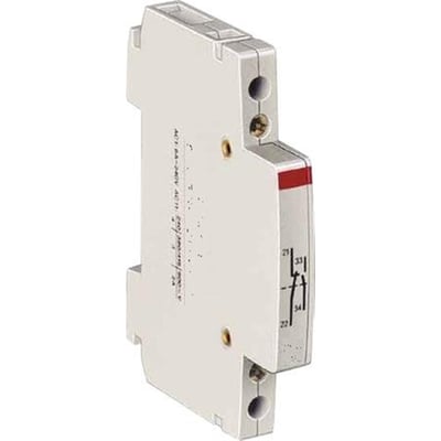 ABB hjælpekontakt S2C-H11L set fra siden, med tydelig mærkning af 1NO og 1NC kontakter samt den røde indikator.