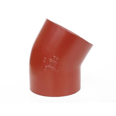 SML bøjning fra Preis & Co, 80mm diameter og 30 graders vinkel, i mørkerød støbejern med præget tekst.