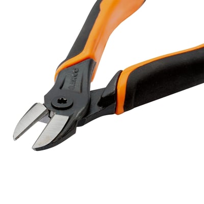 Bahco sidebidetang 2101G på 140 mm med sort finish og orange detaljer på håndtagene.