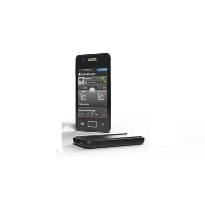 Grundfos GO MI301 trådløs modul med en smartphone, der viser Grundfos GO applikationen med pumpestatus og alarmer.