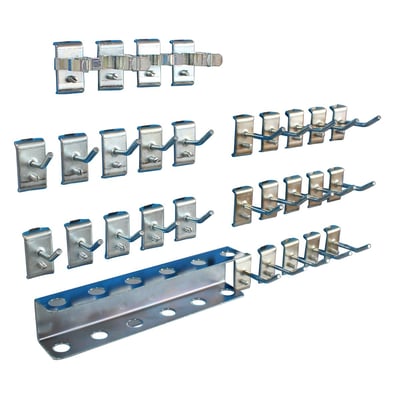 Maskinfabrikken Universal krogsæt OS96 med 30 dele. Indeholder værktøjskroge, fjederklemmer og skruetrækkerophæng i metal, klar til montering på hulplader.