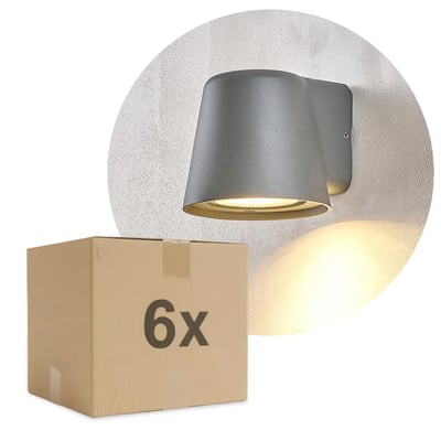 Grå Avero GU10-væglampe med IP65, tændt på en væg; ved siden af ses en papkasse mærket 6x.