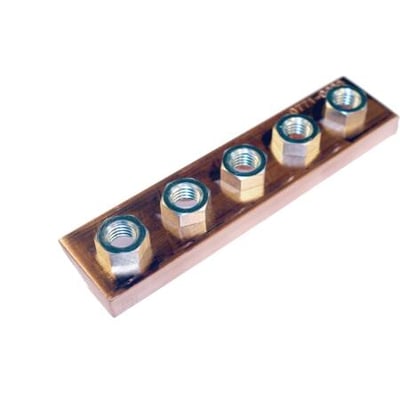 Cubic kontaktstykke 0771-0300 med 5 presmøtrikker monteret på en kobberstang, klar til brug i S7000 systemer.