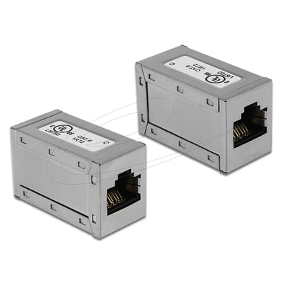 DeLock RJ45-adapter til Cat. 6 STP med RJ45-hunstik i begge ender, vist fra to vinkler.