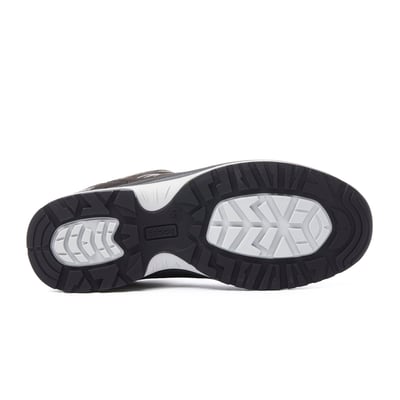 Underside af en Grisport jobsko Boa 13907, der viser den skridsikre gummiydersål med et unikt mønster for optimalt greb.