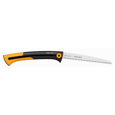 Fiskars Xtract™ stor beskæresav med 255 mm blad, sort og orange SoftGrip™-håndtag og bælteklemme.