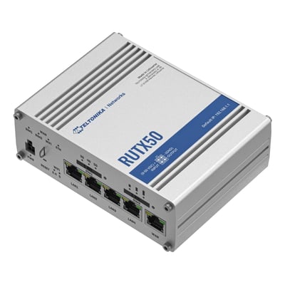 Teltonika RUTX50 5G router med 5 Gigabit Ethernet-porte, Wi-Fi og dual SIM-kort slots på et let skråtstillet billede.