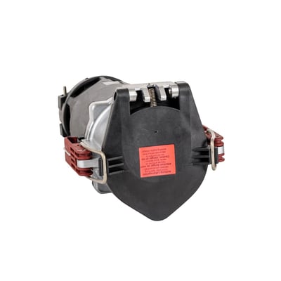 CEE forlænger 200A, 6h, IP67, 3P+PE med rød advarselsmærkat, vist fra siden med fokus på det sorte plasthus og metaldele.