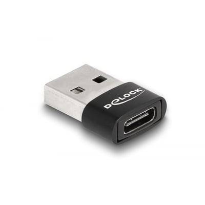 Sort DeLock USB 2.0-adapter med USB Type-A-hanstik og USB Type-C-hunstik set skråt forfra.