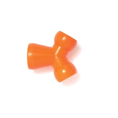 Loc-Line orange grenrør med tre 1/2" tilslutninger, ideelt til fleksible rørsystemer på hvid baggrund.