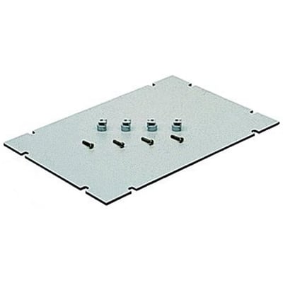 Nærbillede af Fibox EKIVP63 montageplade i pertinax, viser detaljer om monteringsbeslagene og skruerne.