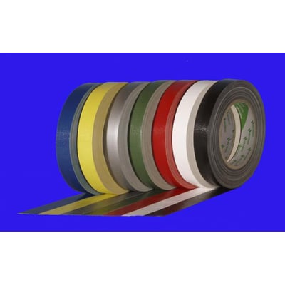 Stokvis sort lærredstape, 25 mm x 25 meter, vist som en rulle yderst til højre blandt tape i flere farver.