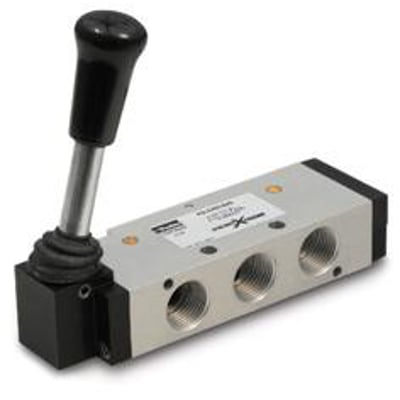 Parker Viking Xtreme P2LDX81422 1/2" 5/3 ventil med håndbetjent håndtag, åben midtstilling og sølvfarvet metalhus.