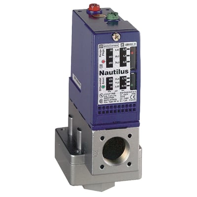 Schneider Electric pressostat XMLB004A2S11 til 0,25-4 bar med justerbar skala og variabel hysterese. Bemærk den blå kappe og sølvfarvede bund.