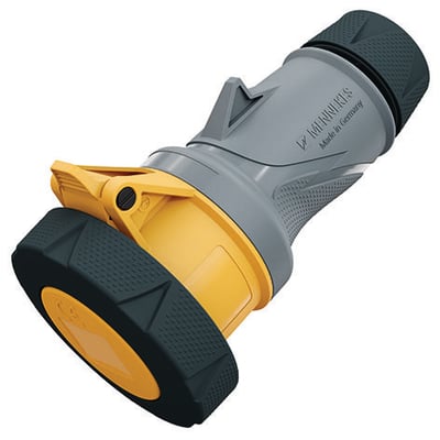 Mennekes PowerTOP Xtra R CEE-forlængerled, 16 A og 110 V, med gråt hus, gule detaljer og sorte kabeltilslutninger.