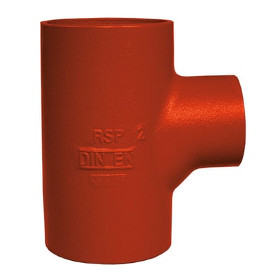 Rødt SML grenrør i støbejern på 83 x 83 mm og 88° vinkel med prægning 'RSP 2' og 'DIN EN'.