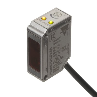 Carlo Gavazzi fotoaftaster PD30ETT15 med gråt metalhus, mørk sensorfront, kabel og to lysende indikatorer.