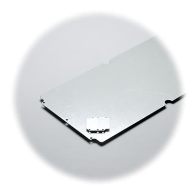 Fibox montageplade Euronorm TM2330 i aluzink, 221 x 274 x 1.5 mm, med monteringsbeslag i hjørnet.