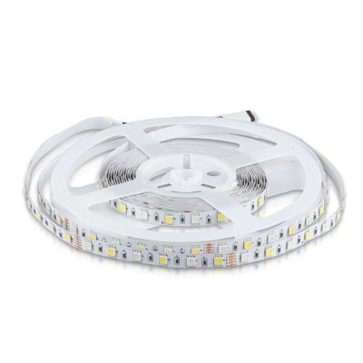 V-Tac 12V RGB+W LED-strip rullet op på en hvid spole, der viser de individuelle LED'er med hvidt lys.