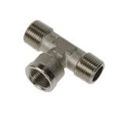 Parker Legris L-STK T-stykke i forniklet messing med R1/4 udvendig BSPT og G1/4 indvendig BSPP gevind på hvid baggrund.