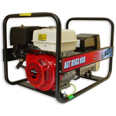 AGT 8503 HSB benzingenerator med 5,6/4,0 KW ydelse og 1x230/400V udtag på en hvid baggrund.