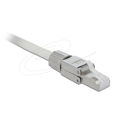 DeLock RJ45-stik til Cat.6 med STP-afskærmning og værktøjsfri tilslutning, vist med hvidt kabel.