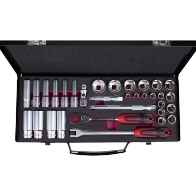 Tecos topnøglesæt T-1039M med 32 dele, organiseret i et sort metaletui med rød indsats, viser alle dele som toppe, skralder og forlængere.