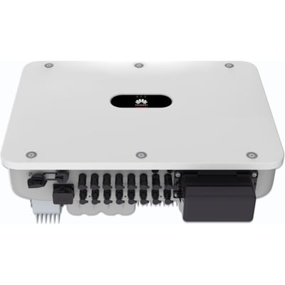 Huawei solcelleinverter SUN2000-50KTL-M3 med lyst kabinet og synlige tilslutninger langs underkanten.