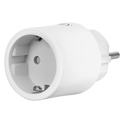 Hvid Ledvance SMART+ WiFi-stikprop med energimåler og 10 A, set skråt forfra med stikkontakten synlig.