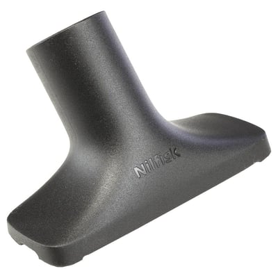 Vinklet billede af Nilfisk møbelmundstykke i sort plast, der viser mundstykkets form og detaljer med Ø32 mm tilslutning.