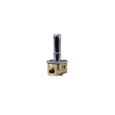 Danfoss 2/2-vejs magnetventil, model EV210B, med messinghus og metalspole på hvid baggrund.
