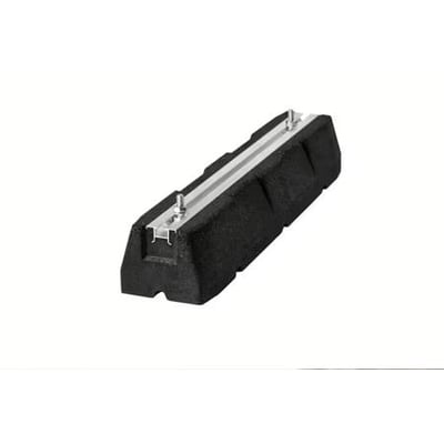 Luftx montageblok i sort gummi til varmepumper, 600 mm lang med en aluminiumsskinne og bolte til montering.