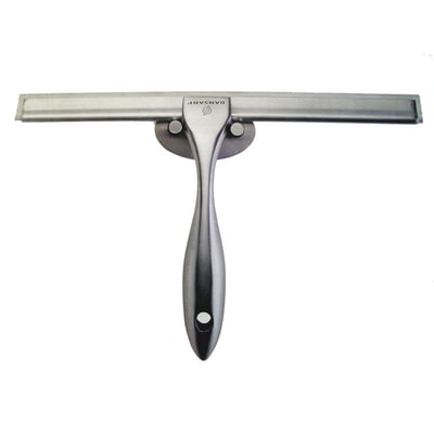 Nærbillede af Dansani Match skraber i rustfrit stål med blank overflade, logoet 'DANSANI' ses tydeligt på gummiet.