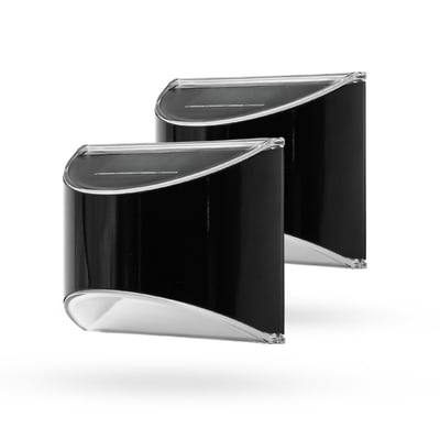 To sorte MIVO solcelle LED væglamper vist sammen med hvid baggrund, ideel til udendørs facadebelysning.