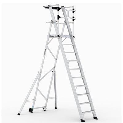 KEYPRO platformsstige med 9+1 trin, lavet af aluminium med en stor platform og selvlukkende indgang.