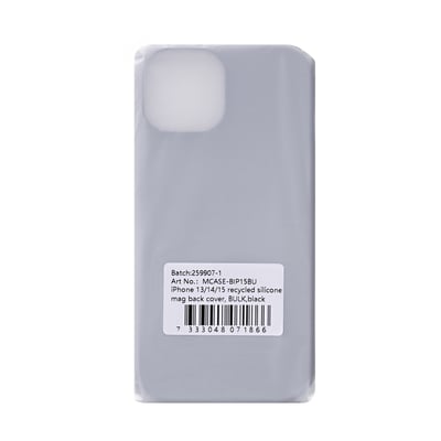 Emballagen til et sort silikonebagcover med MagSafe til iPhone 13, 14 og 15 har en etiket og stregkode.