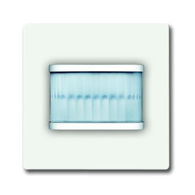 ABB KNX bevægelsessensor 6122/10-884-500 i mat hvid, med et blåt segmenteret dæksel, monteret på en kvadratisk plade.