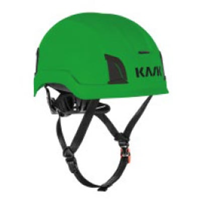 Grøn Kask Zenith X Max sikkerhedshjelm med sort hagerem og justerbare stropper, set skråt forfra.