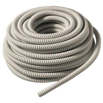 Kondensvandsslange med en diameter på 16 mm, der er rullet sammen og fremstår UV-bestandig med en glat inderside.