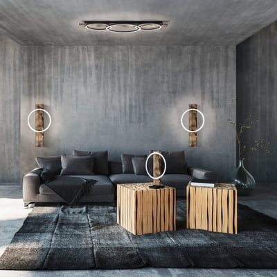 EGLO Boyal loftlampe med rustik træbaggrund og sort metal, monteret over en grå sofa i en moderne stue.