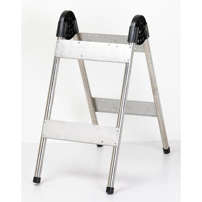 Wexim stativ til projekttavler i metal og rustfrit stål, sort plast topdele, neutral hvid baggrund.