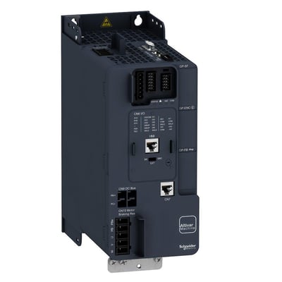 Detaljeret vinkel af Schneider Electric Altivar 340 frekvensomformer, der viser tilslutningsporte, mærkater og logo med produktnummer.