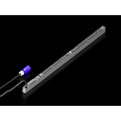 Rittal PDU metered, 16A/3P CEE, med 24xC13 og 6xC19 stik, vist med et blåt CEE stik tilsluttet.