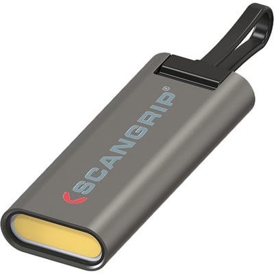 Scangrip FLASH MICRO R nøgleringslygte med logo, vist på diagonal med sort nøglering.