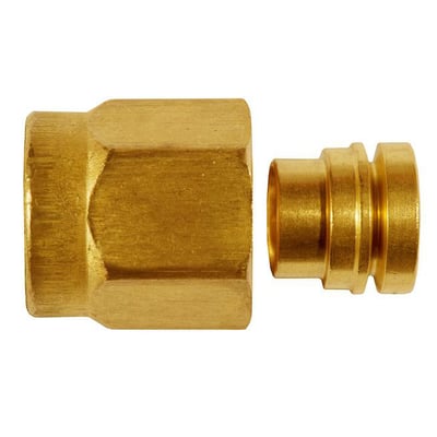 Serto messing armaturtilslutning SO40021, 12 x 10 mm, med en reduktion der viser forskellige diametre.