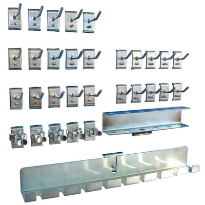 Maskinfabrikken Universal krogsæt OS95 med 32 dele, der viser forskellige typer metalværktøjskroge og ophæng til hulplader.